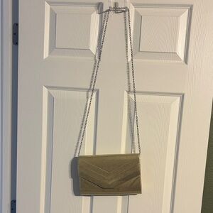 Elegant Gold Chevron Clutch with Chain Strap